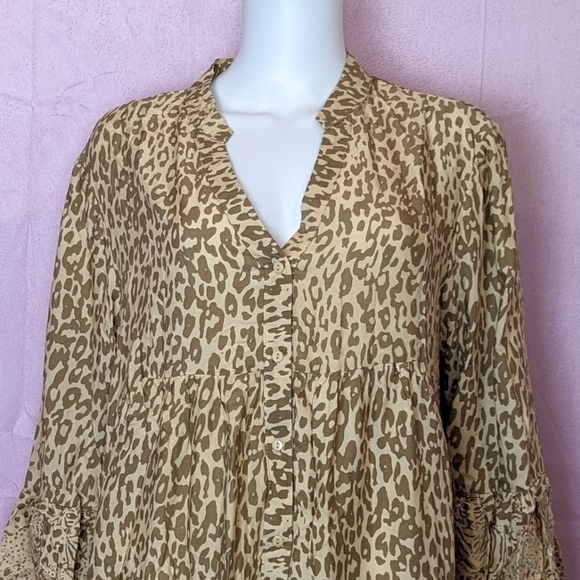 QED London Tan Neutral Animal Print V Neck 3/4 Sleeve Tiered Mini Dress Large - Picture 2 of 7